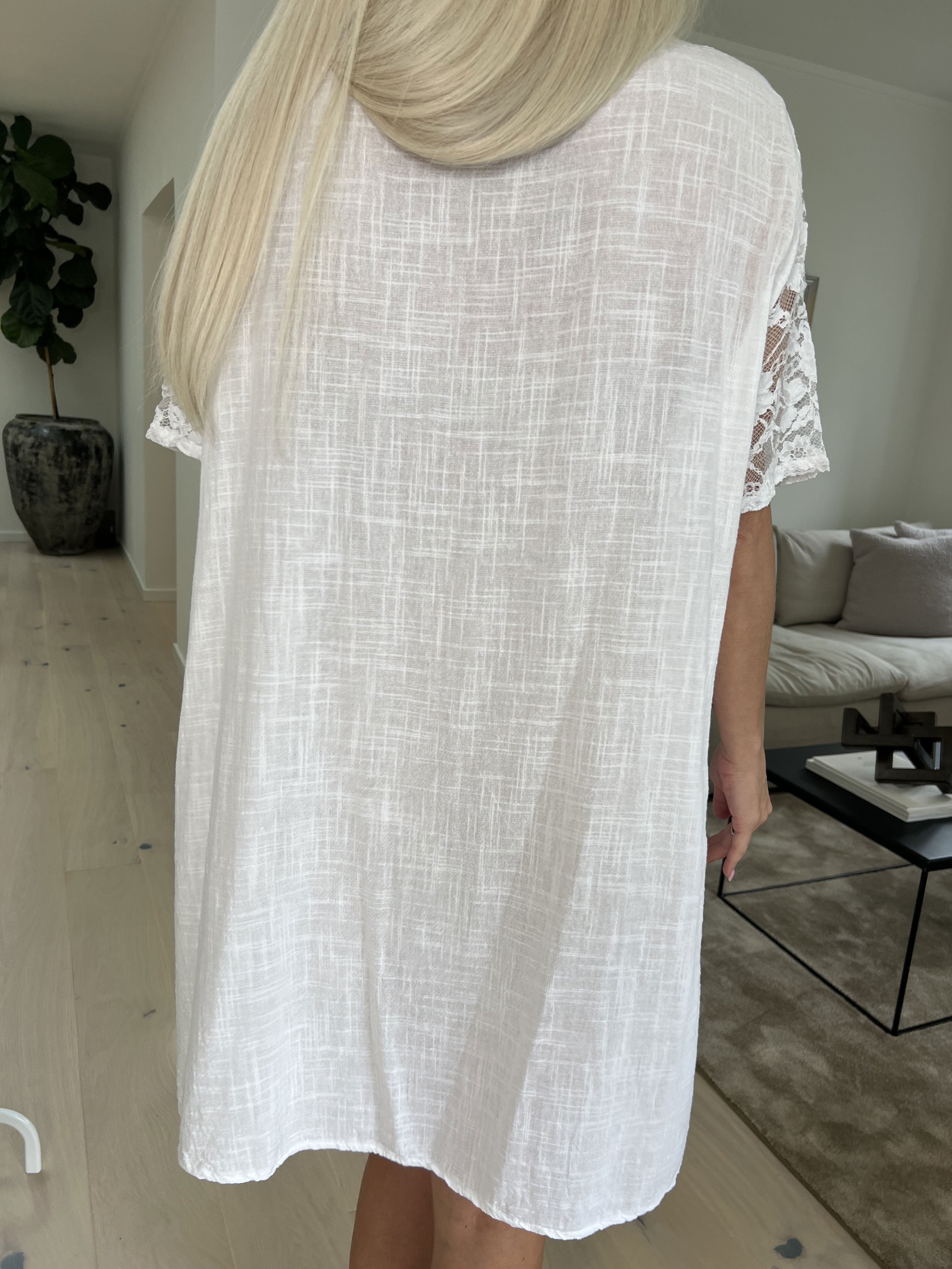 Lovisa - Söt bomullsklänning med fickor